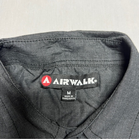 Airwalk Slim Fit Button Up Shirt Mens M Black Gray Striped Short Sleeve - Picture 4 of 8